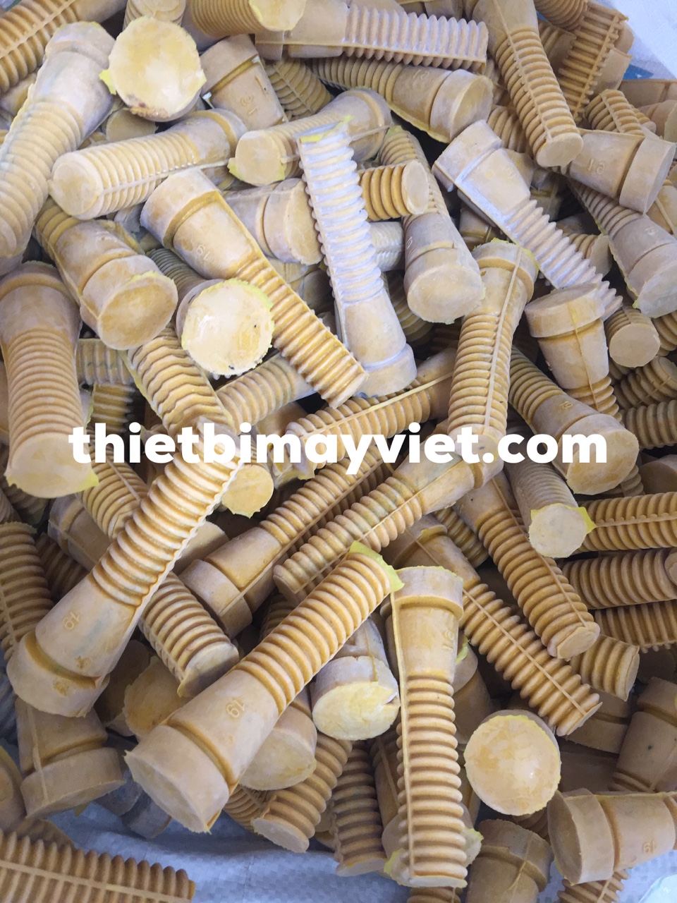 Núm cao su máy vặt lông gà