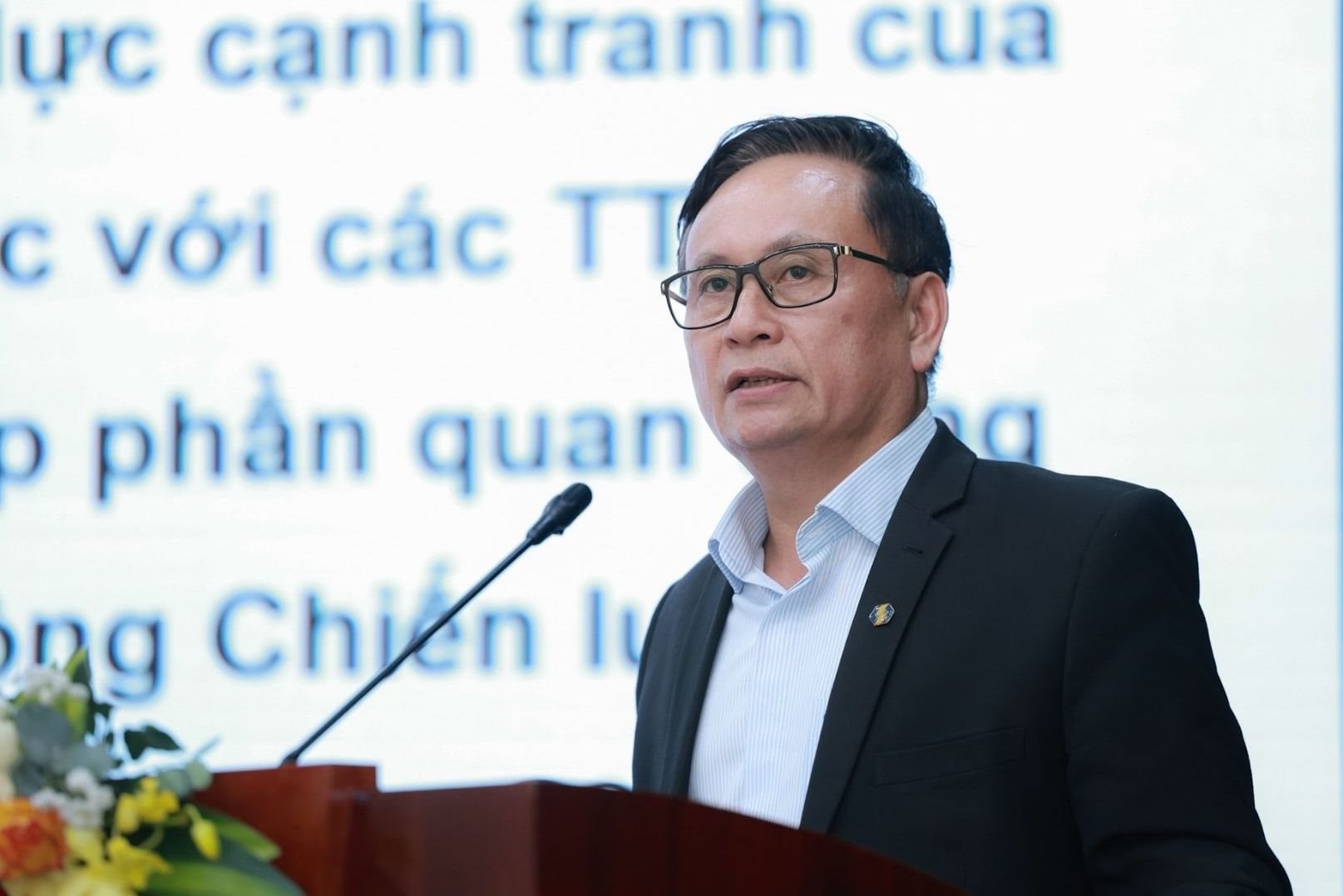 Lộ trình triển khai T+0, bán chứng khoán chờ về và giao dịch xuyên trưa: Rủi ro & cơ hội với nhà đầu tư