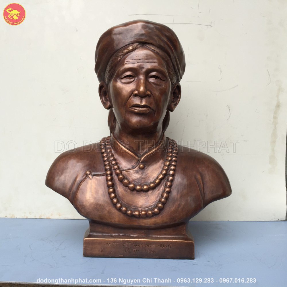 tượng bán thân cụ bà