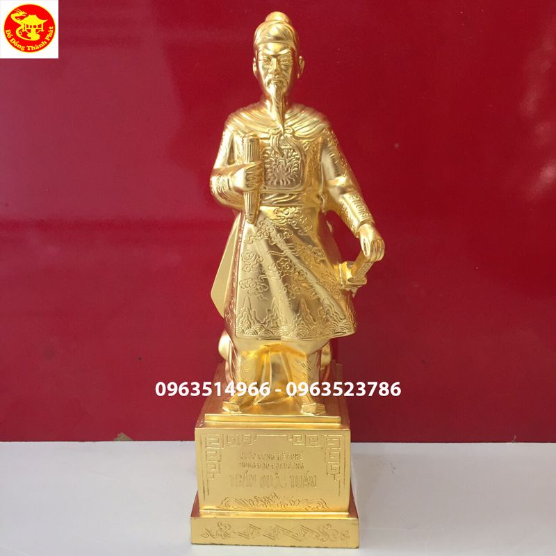 Tượng Hưng Đạo vương Trần Quốc Tuấn