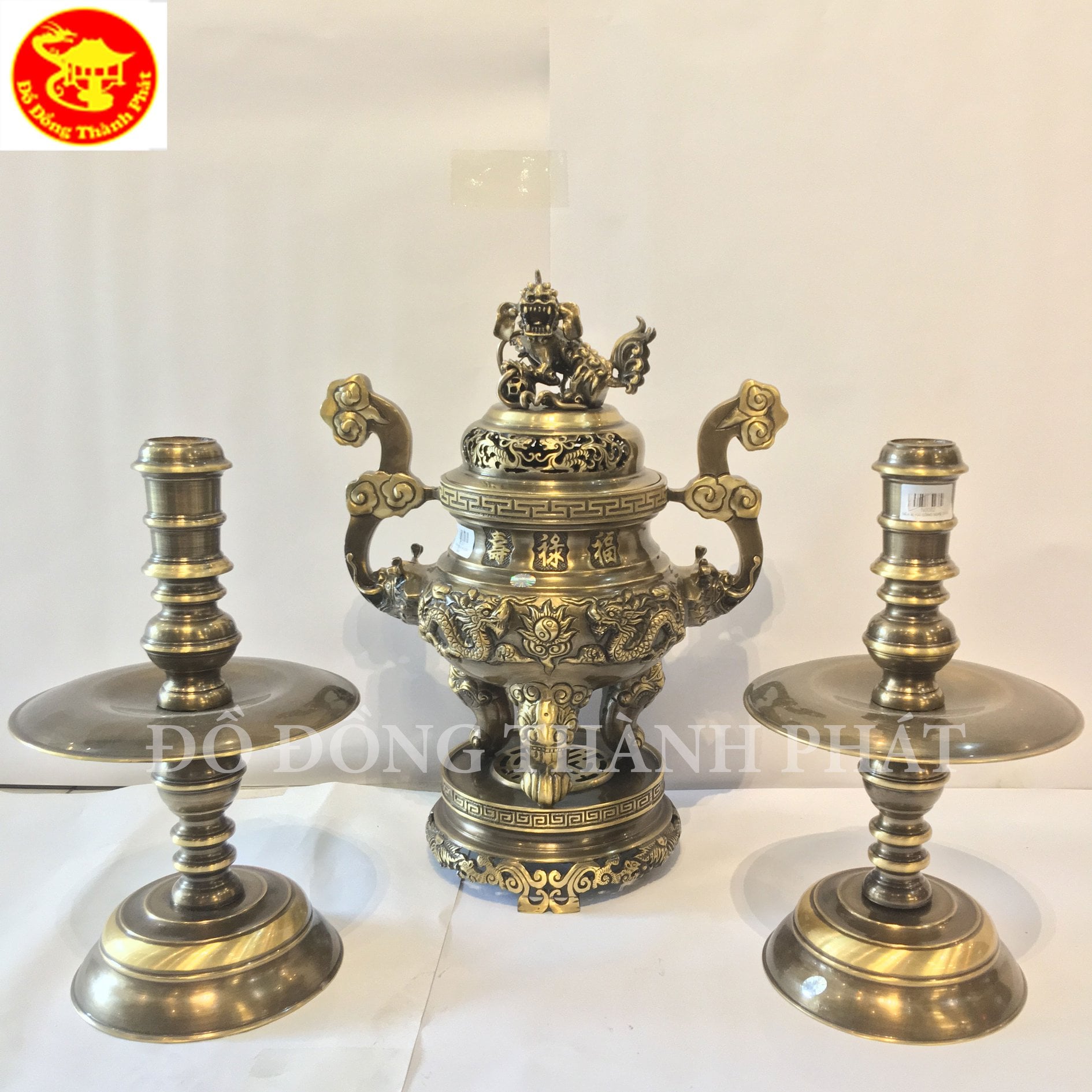 Bộ tam sự bằng đồng thờ cúng gia tiên