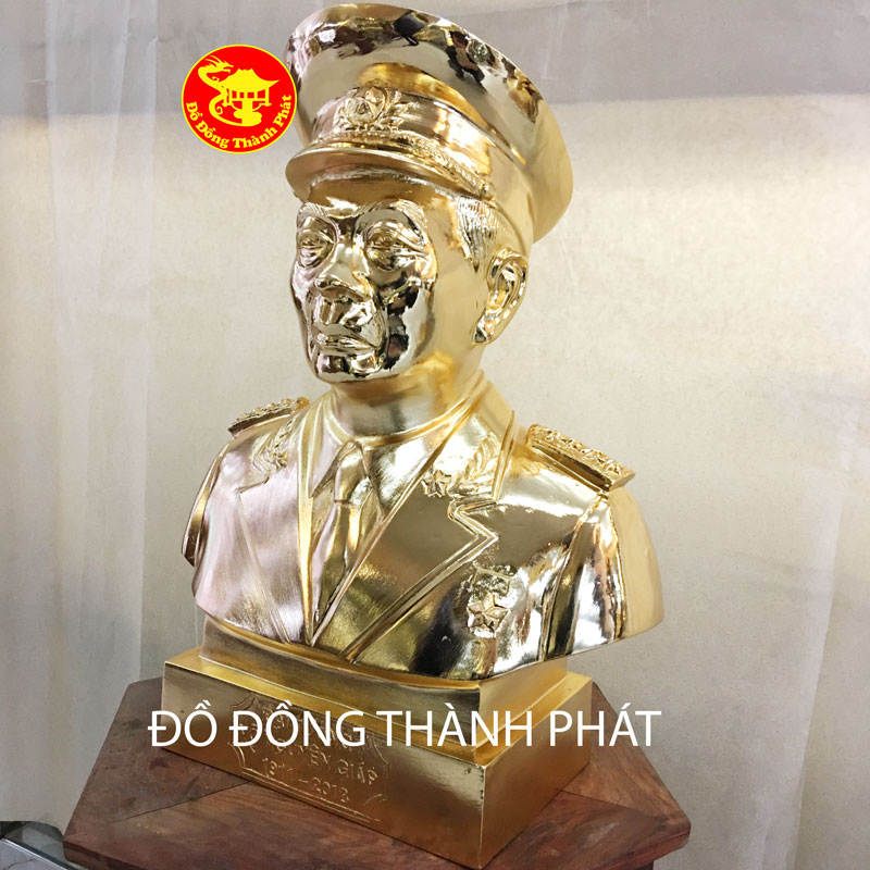 tượng đồng võ nguyên giáp