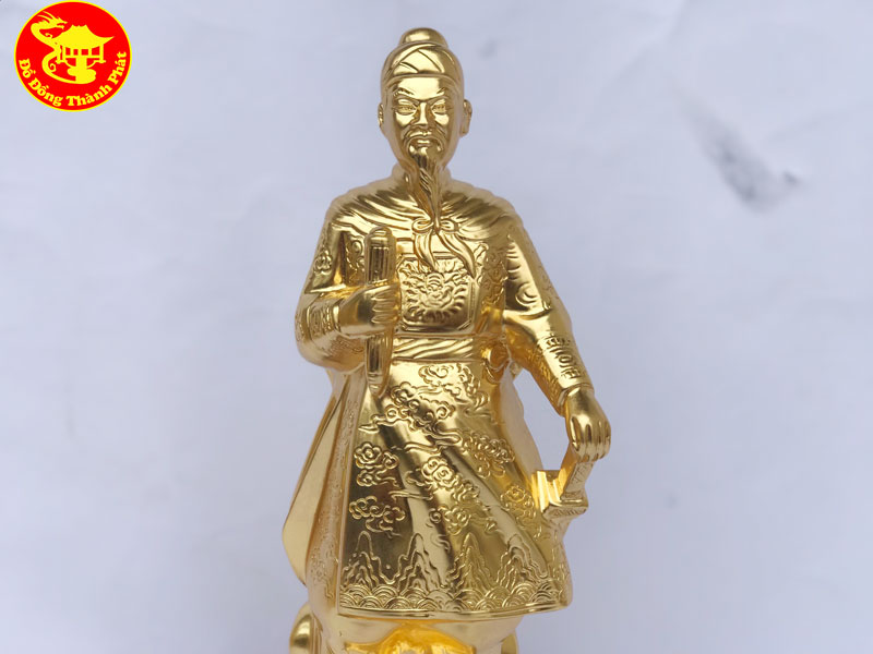 tượng đồng trần quốc tuấn
