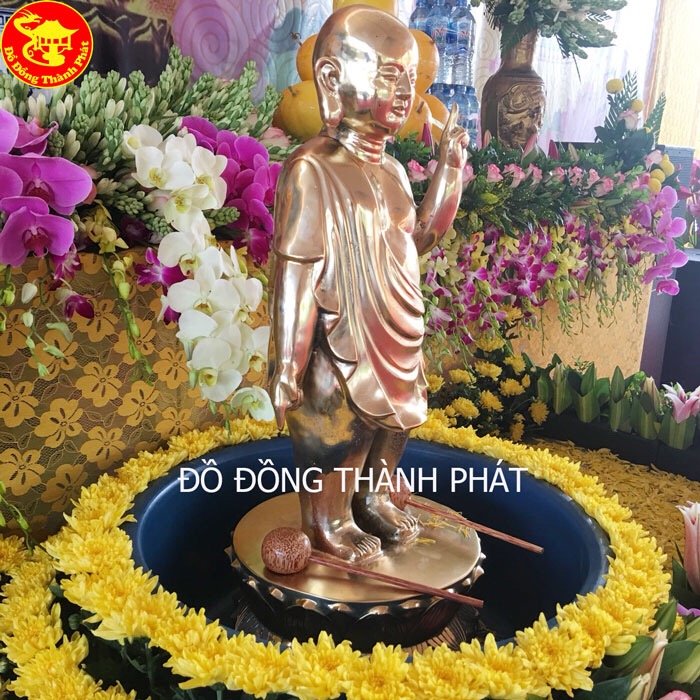 tượng thích ca chỉ thiên