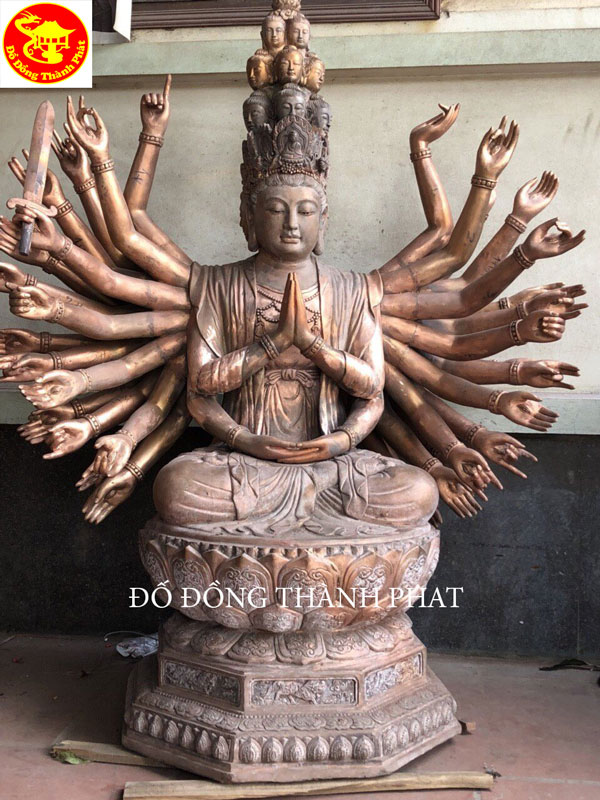 Đúc Tượng Phật Bằng Đồng Bồ Tát Trăm tay Ngàn Mắt Đúc Đồng Đỏ Nguyên Khối Cao 2 m Cho Chùa tại Quảng Nam