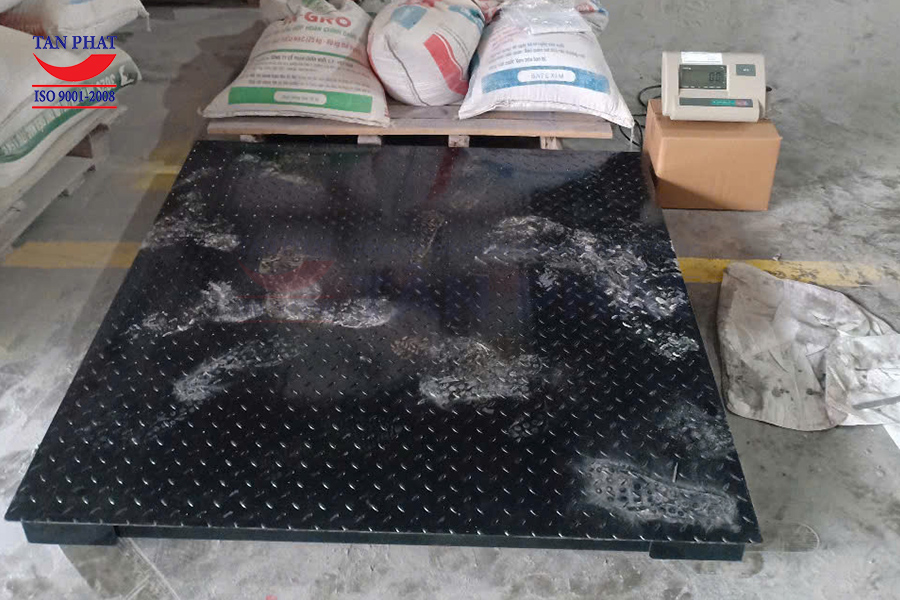 Cân sàn điện tử 500kg kích thước bao nhiêu?