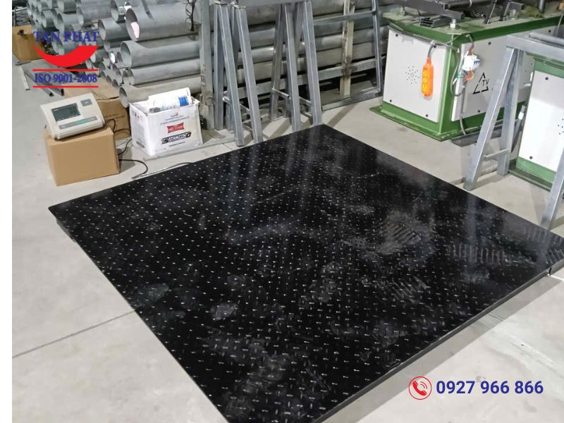 Bàn giao cân sàn điện tử 2 tấn tại Hà Nam