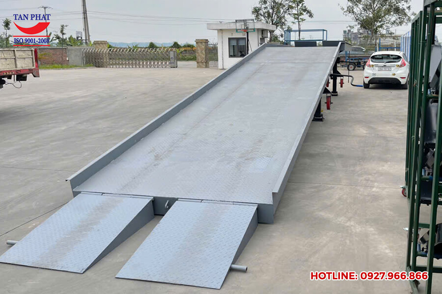 Bàn giao cầu dẫn xe nâng 8 tấn tại Hải Dương