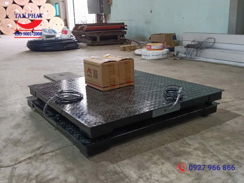 Bàn giao 04 bộ cân sàn điện tử 2 tấn tại Hưng Yên