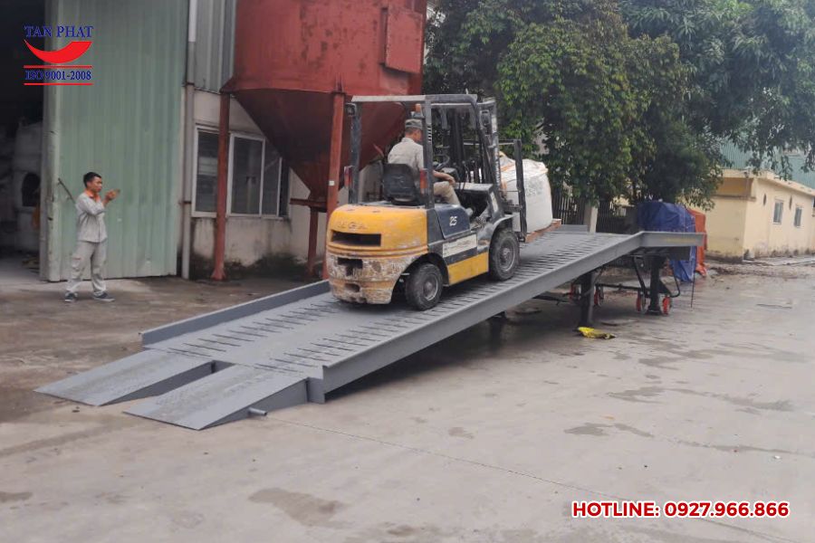 Cầu xe nâng 6 tấn dài 11m