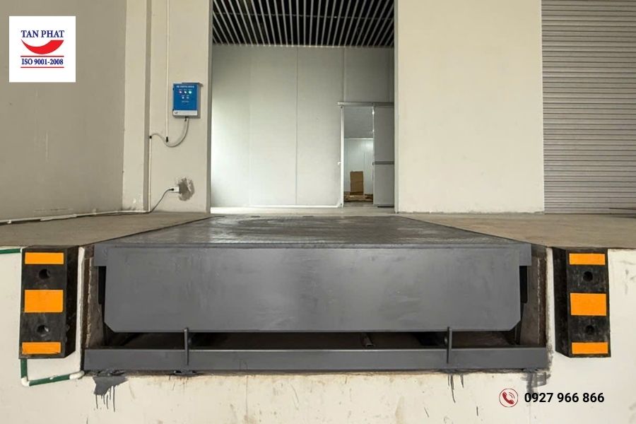 Lắp đặt sàn nâng thủy lực 8 tấn tại KCN Thái Hà, Ninh Bình