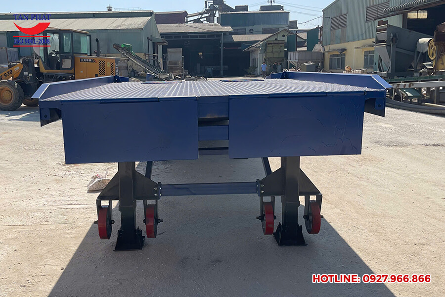 Bàn giao cầu dẫn xe nâng 10 tấn tại Ninh Bình