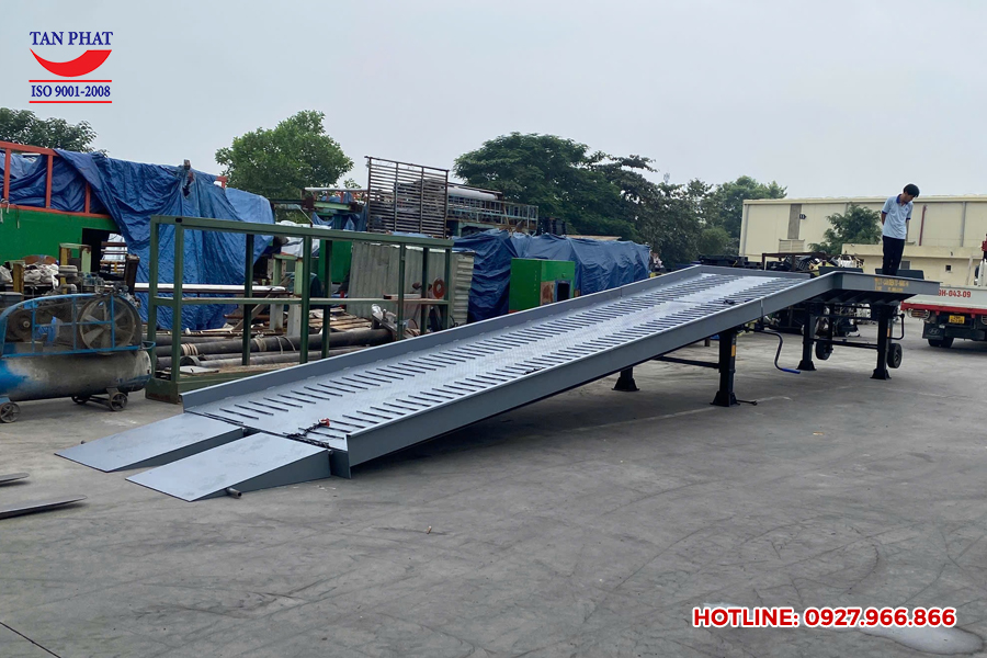 Cầu dẫn xe nâng tại Tuyên Quang