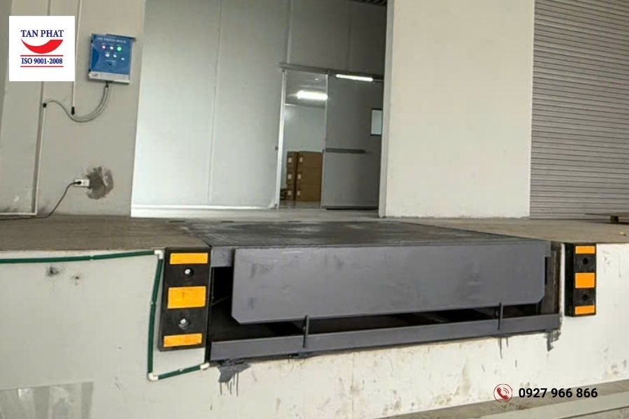 Sàn nâng thủy lực 8 tấn lắp tại Ninh Bình