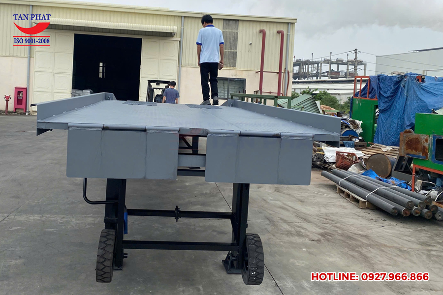 Cầu dẫn xe nâng tại Tuyên Quang