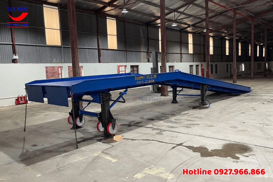 bàn giao cầu dẫn lên công 8 tấn Đông Vĩnh, tỉnh Nghệ An