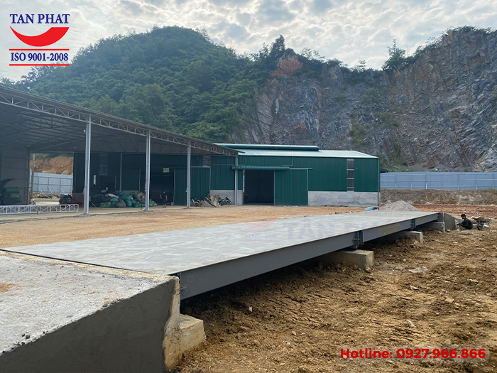Bàn cân điện tử 120 tấn 18x3m lắp đặt kiểu nổi tại Nam Sách, Hải Dương