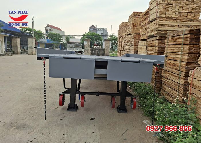 Bàn giao cầu dẫn xe nâng tại Thái Ngyên