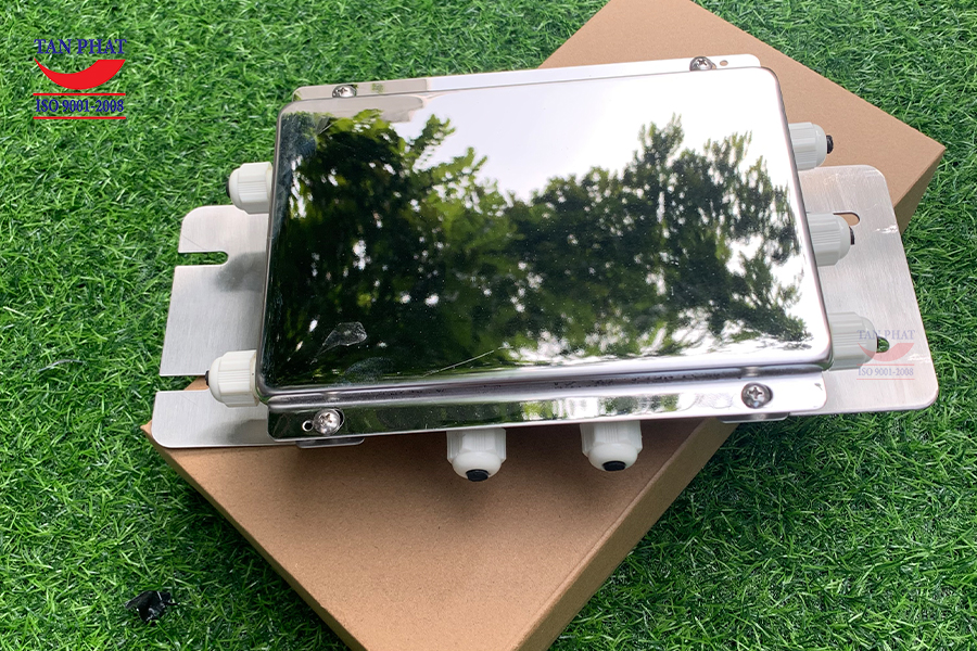 Bộ cộng tín hiệu 8 cổng vào 1 cổng ra