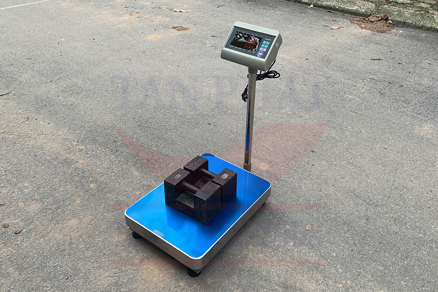 Cân bàn 500kg (T7E - Zemic) được hiệu chuẩn chính xác trước khi bàn giao đến quý khách hàng.