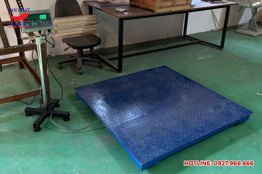 Bàn giao cân điện tử 1000kg tại Hà Nam