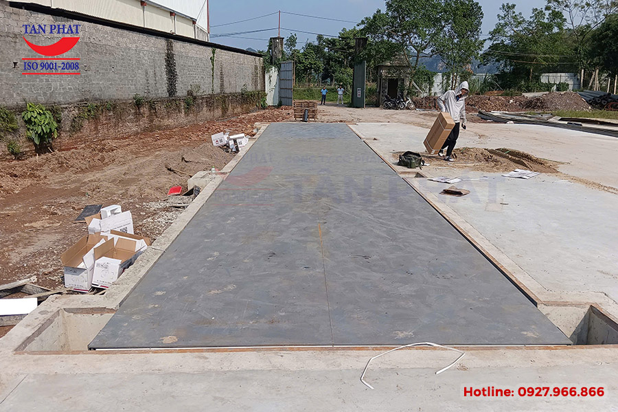 Bàn cân ô tô 120 tấn tại Hòa Bình sau khi lắp đặt hoàn thiện.