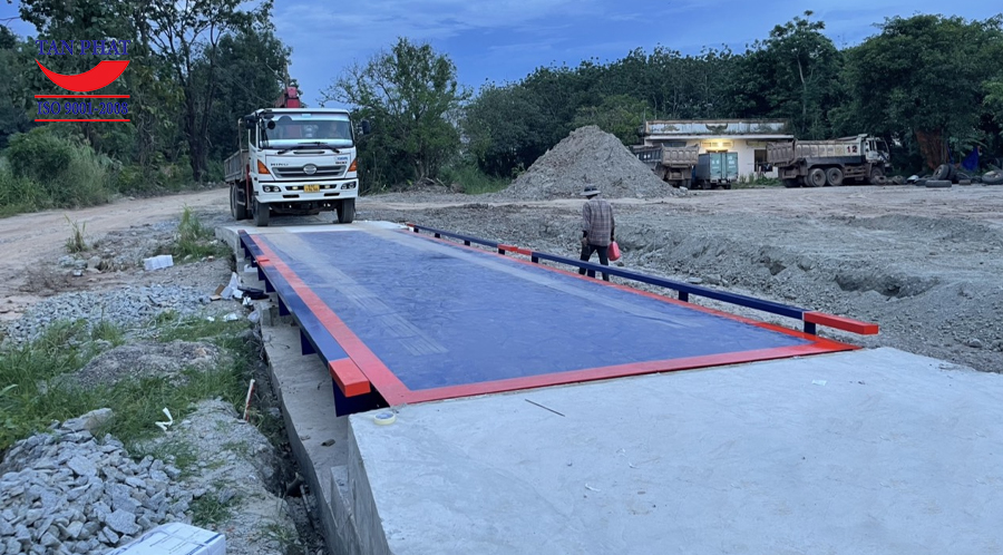 Cân ô tô 40 tấn dài 10 giá từ 95 - 120 triệu đồng.