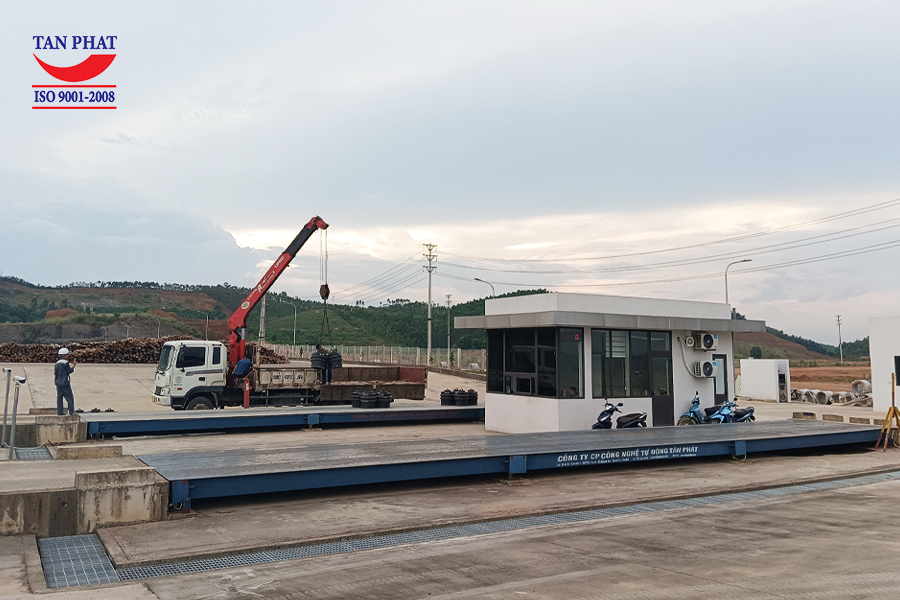 Hình ảnh 2 bàn cân điện tử 60 tấn sau khi lắp đặt hoàn thiện.