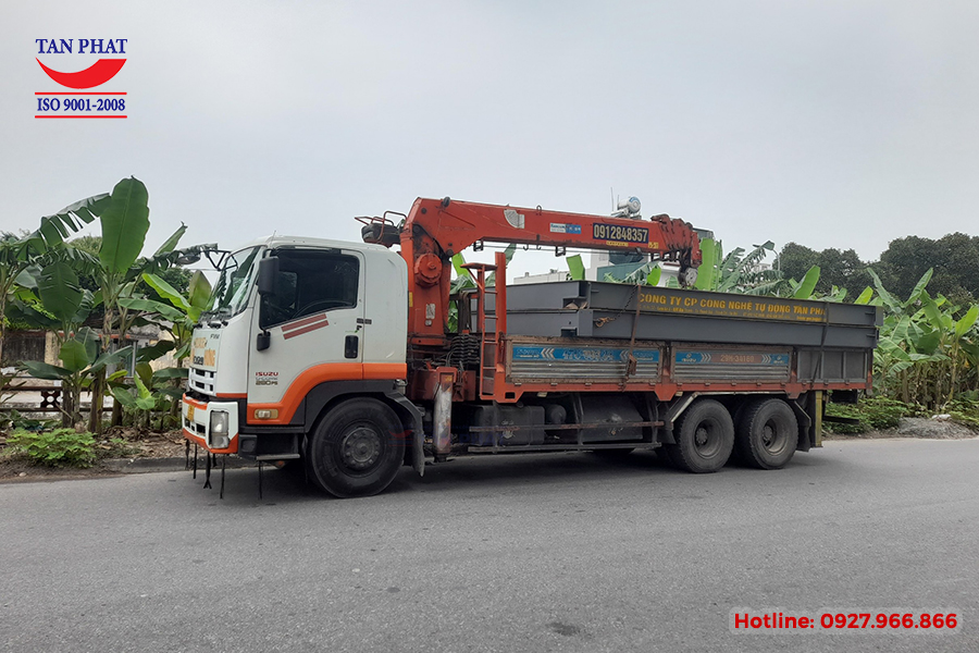 Hình ảnh từng thớt cân của bàn cân điện tử 60 tấn (12x3m) được vận chuyển đến vị trí lắp đặt.