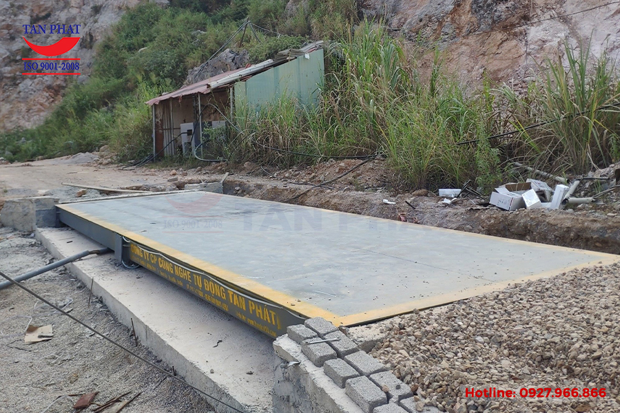 Tân Phát hoàn thiện lắp đặt trạm cân ô tô điện tử 80 tấn 10x3m tại mỏ đá Yên Bái.
