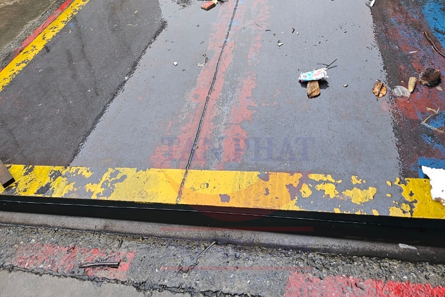 Cân xe ô tô điện tử bị ngập nước.