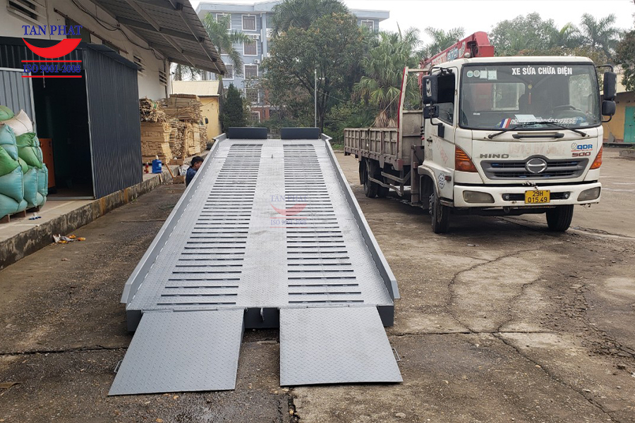 Cầu dẫn lên container cho khả năng chịu tải từ 6-8 tấn