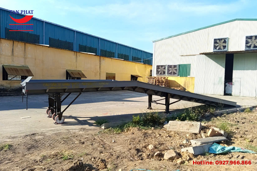 Cầu dẫn lên container có bao nhiêu loại?