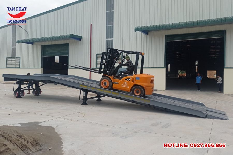 Cầu dẫn xe nâng 8 tấn (13x2.35m)