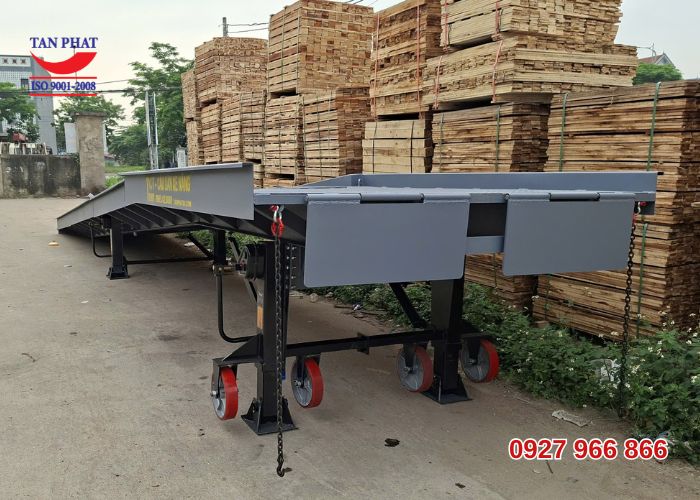 Bàn giao cầu dẫn xe nâng 8 tấn tại Thái Nguyên