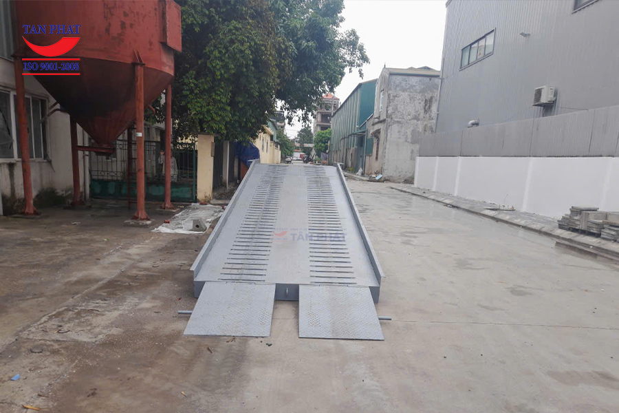 Cầu xe nâng 6 tấn tại Phú Thọ