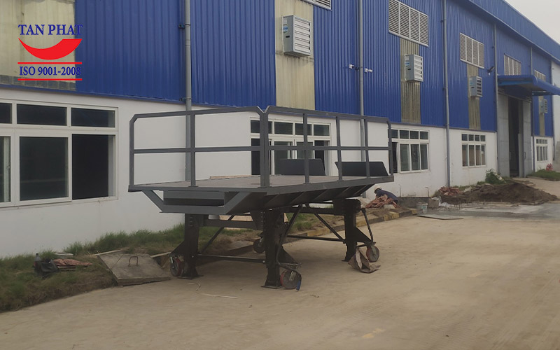 Đoạn bằng cầu xe nâng 12 tấn lắp tại Hà Nam