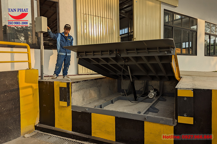 Dock Leveler 10 tấn tại Chương Mỹ, Hà Nội