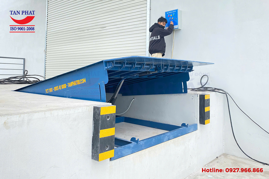Dock Leveler 6 tấn tại Bắc Giang