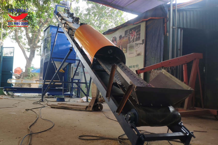 Hình ảnh cân đóng bao cám viên do Tân Phát thi công lắp đặt.