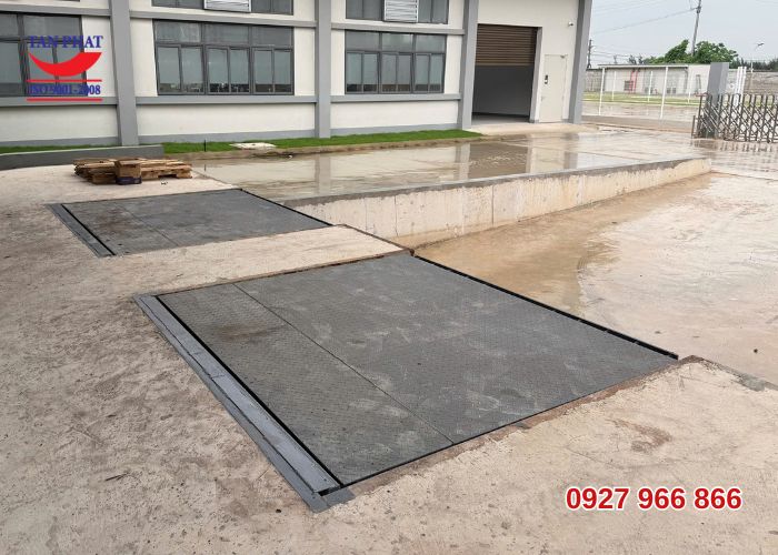Lắp đặt dock leveler 6 tấn tại Hưng Yên