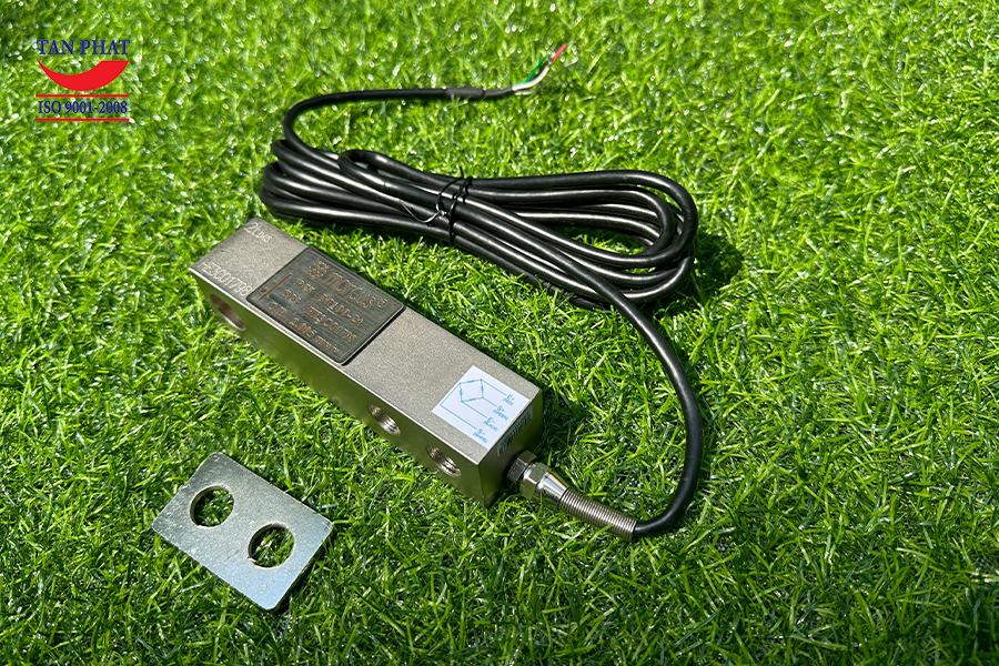 Thiết kế cấu trúc dạng thanh, chế tạo từ hợp kim thép đúc nguyên khối, loadcell Marcus M100 chuyên dùng trong các ứng dụng cân sàn, cân bàn, cân đóng bao...