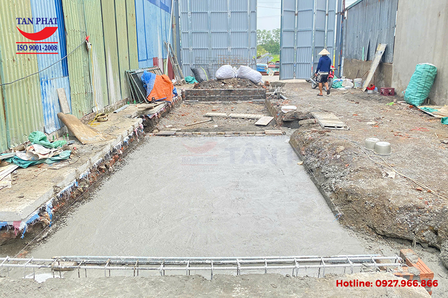 Hố móng cân 80 tấn tại Ứng Hòa, Hà Nội đang trong quá trình thi công xây dựng.