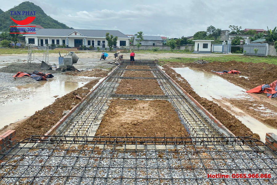 Cân ô tô điện tử 150 tấn đang trong quá trình thi công xây dựng hố móng cân.