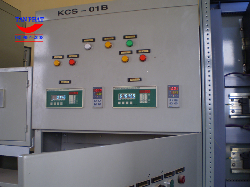 Hệ thống tủ điều khiển cân băng định lượng do hãng CÂN TÂN PHÁT sản xuất và lắp giáp
