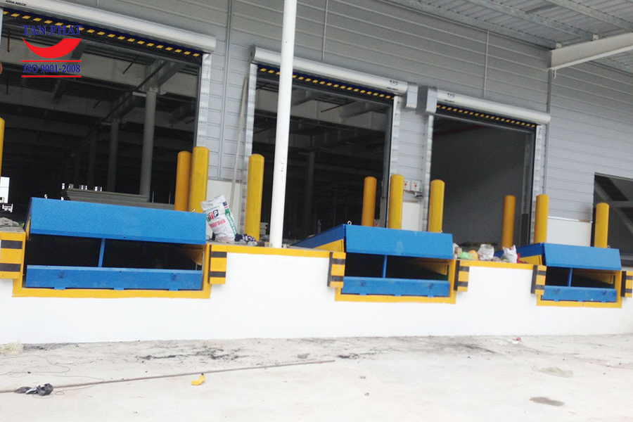 Hệ thống sàn nâng hạ thủy lực tại nhà xưởng ở Nam Định, sử dụng 1 xylanh thủy lực