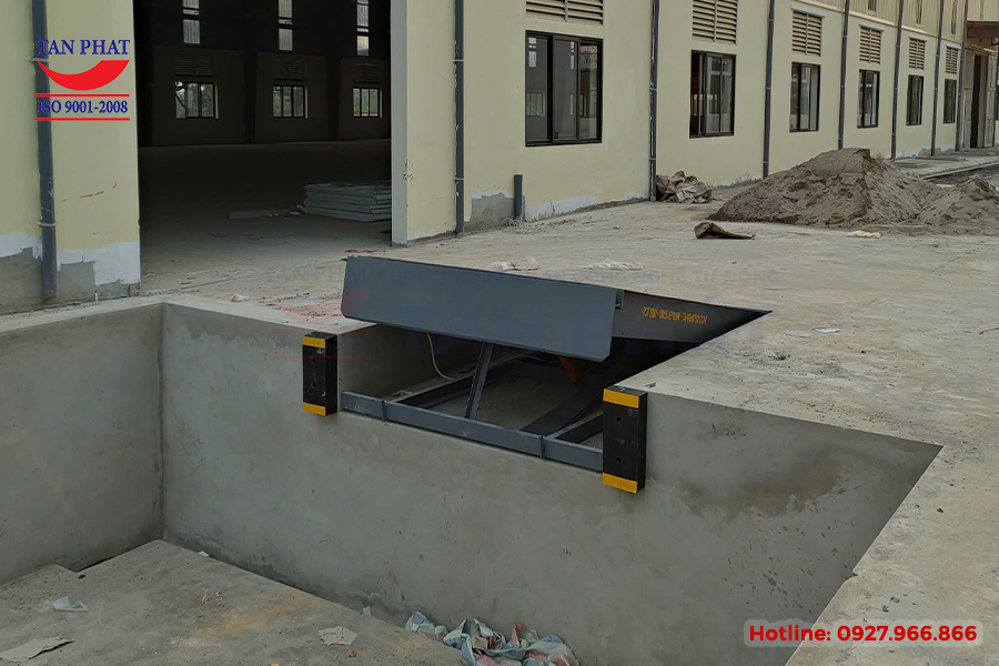 Sàn nâng hạ thủy lực 15 tấn lắp tại Hoàng Mai, Hà Nội