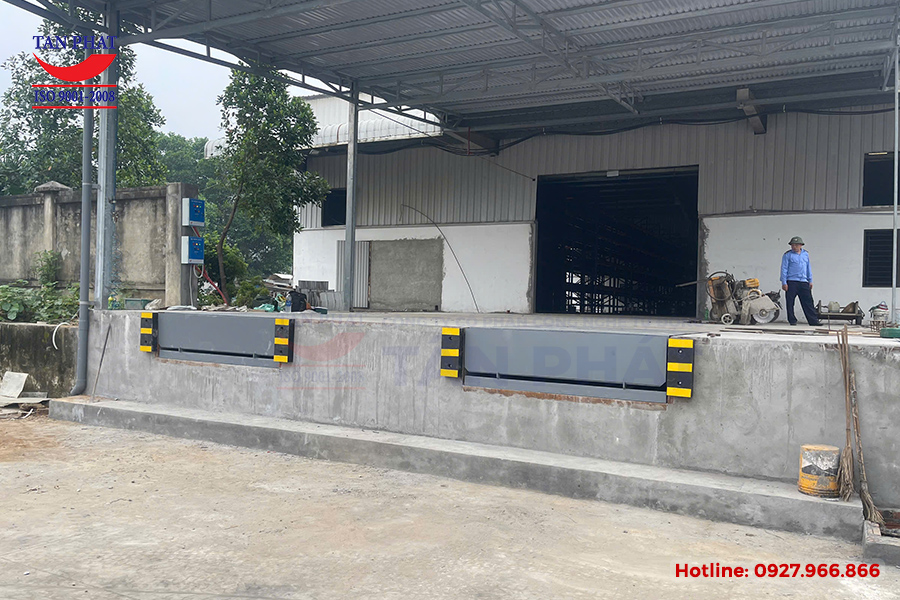 Sàn nâng thủy lực 8 tấn lắp tại Phú Thọ