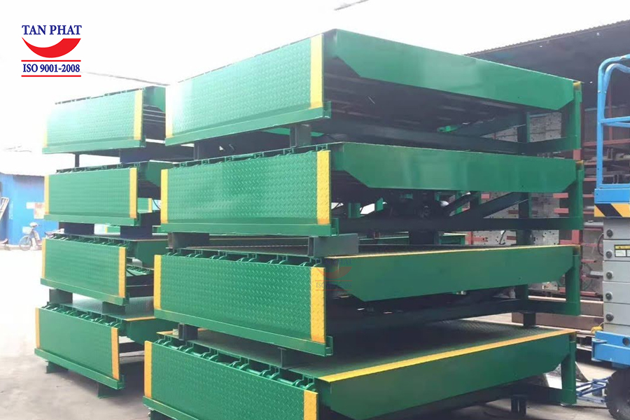 Dock Leveler 8 tấn được sản xuất trực tiếp bởi Tân Phát với chất lượng và giá thành cạnh tranh nhất