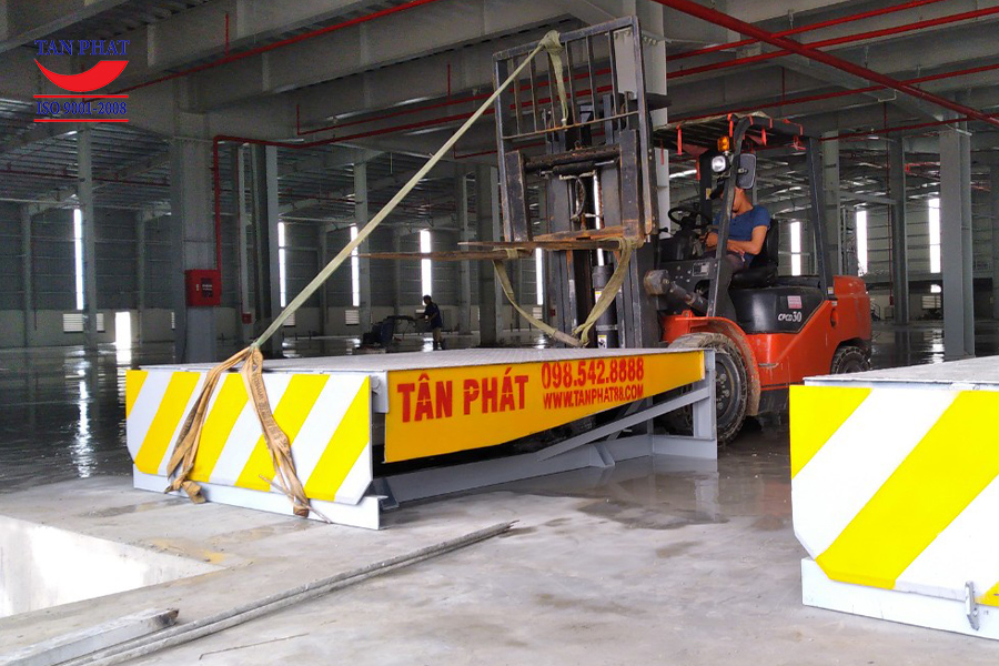 Tân Phát - Đơn vị uy tín chuyến sản xuất sàn nâng thủy lực giá tốt chất lượng cao, phân phối toàn miền Bắc.